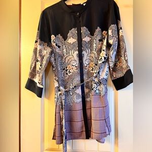Isaac Mizrahi Black/Tan Paisley Blouse with Belt. 1X
NWOT